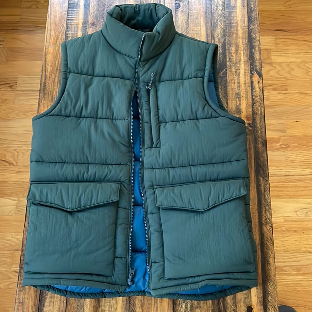 J Crew men’s puffer vest, size Small.
